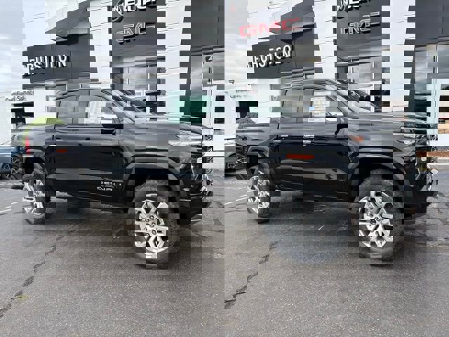 New 2026 GMC Canyon Denali w/ LPO, Denali Black Edition image 2