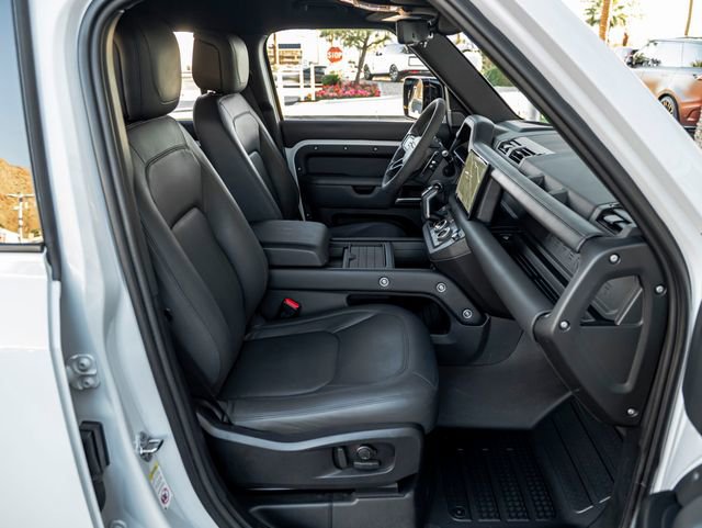 Used 2023 Land Rover Defender 110 V8 image 29