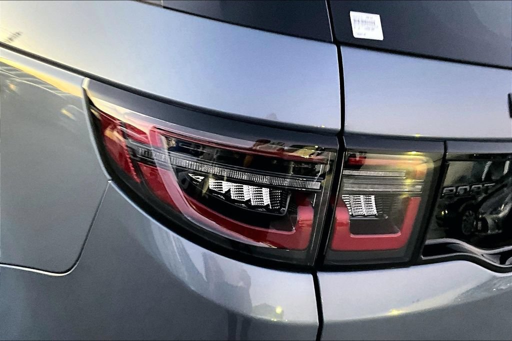 Certified 2022 Land Rover Discovery Sport S R-Dynamic AWD/4WD image 21
