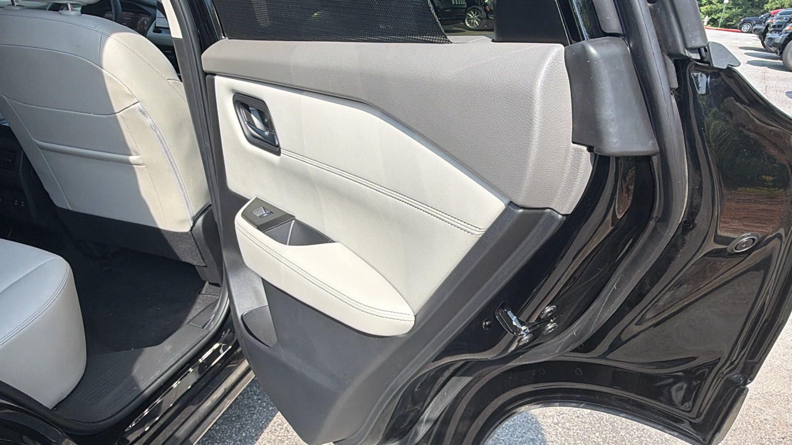 Used 2025 Nissan Rogue SL w/ SL Premium Package FWD image 21