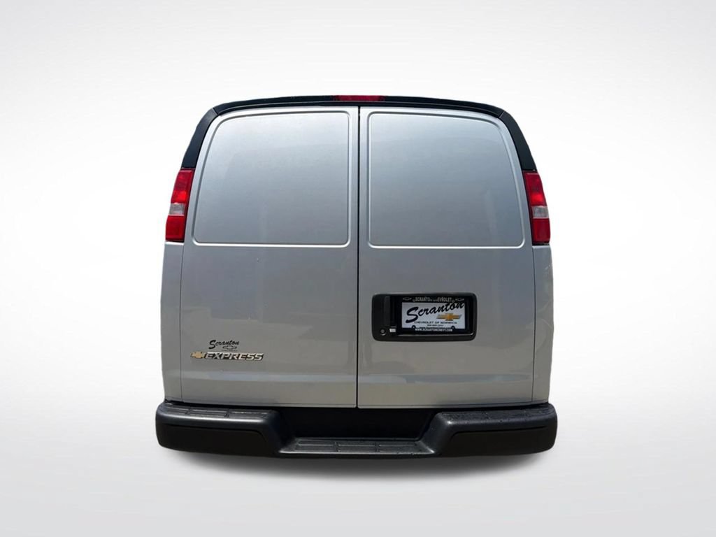 New 2026 Chevrolet Express 3500 w/ Driver Convenience Package RWD image 7