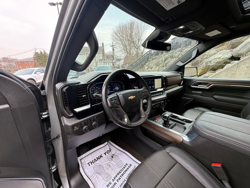 Used 2024 Chevrolet Silverado 1500 High Country image 15