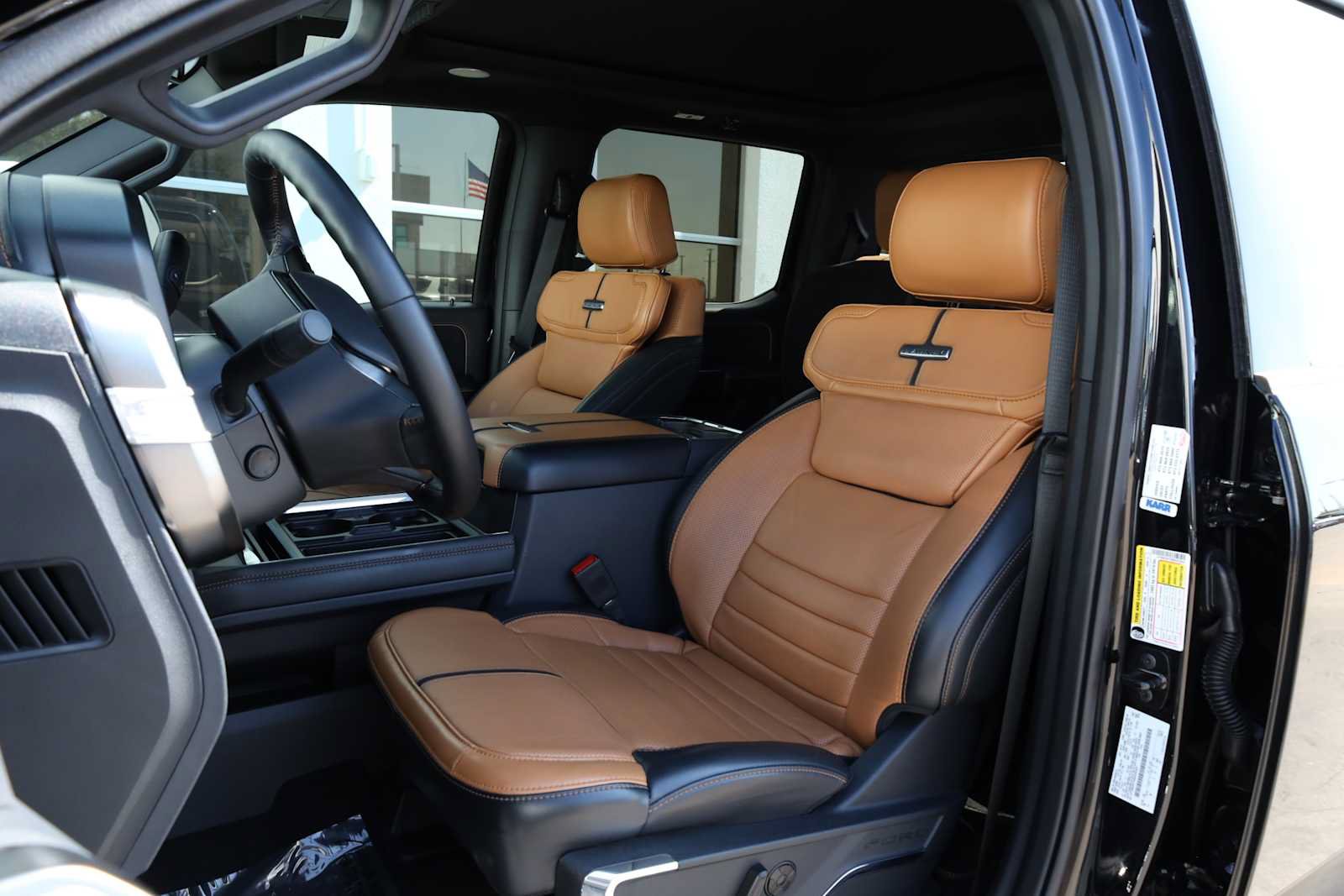 Used 2024 Ford F350 Platinum AWD/4WD image 40