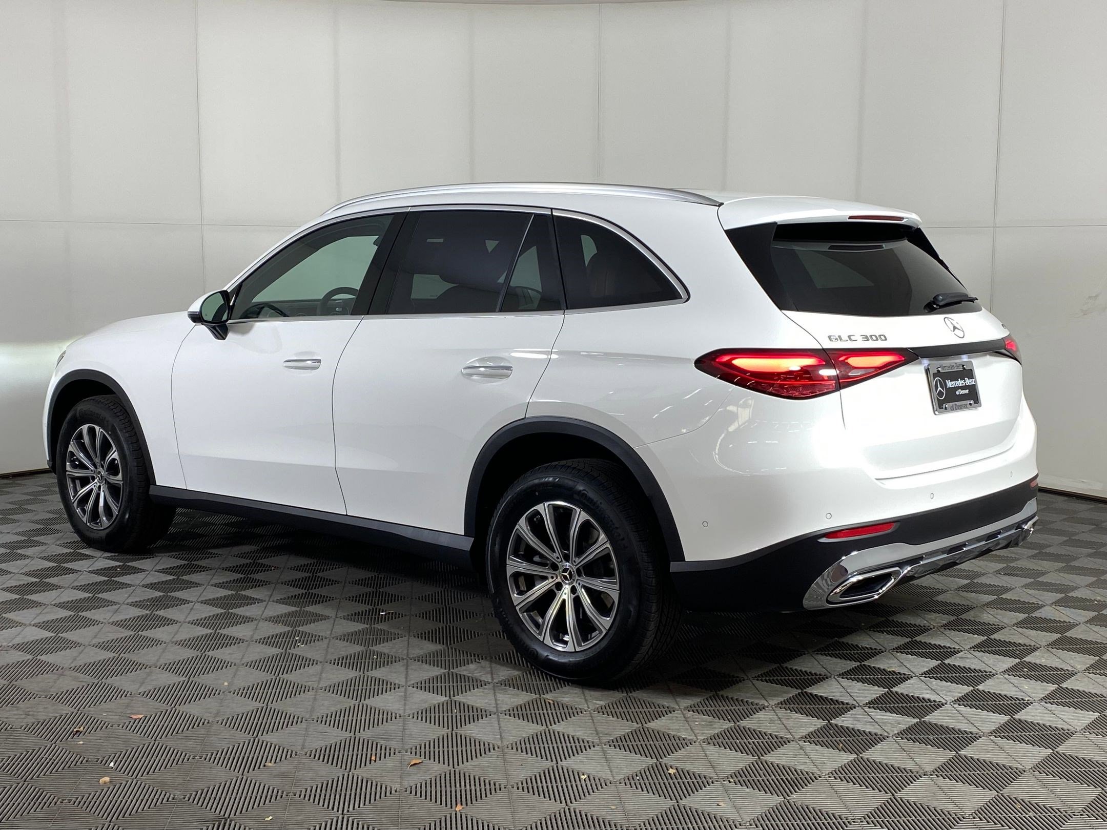 Used 2026 Mercedes-Benz GLC 300 4MATIC image 3