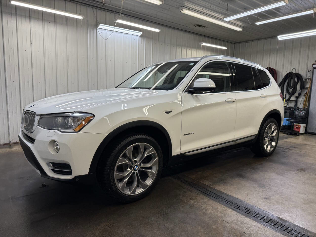 Used 2017 BMW X3 xDrive35i AWD/4WD image 1