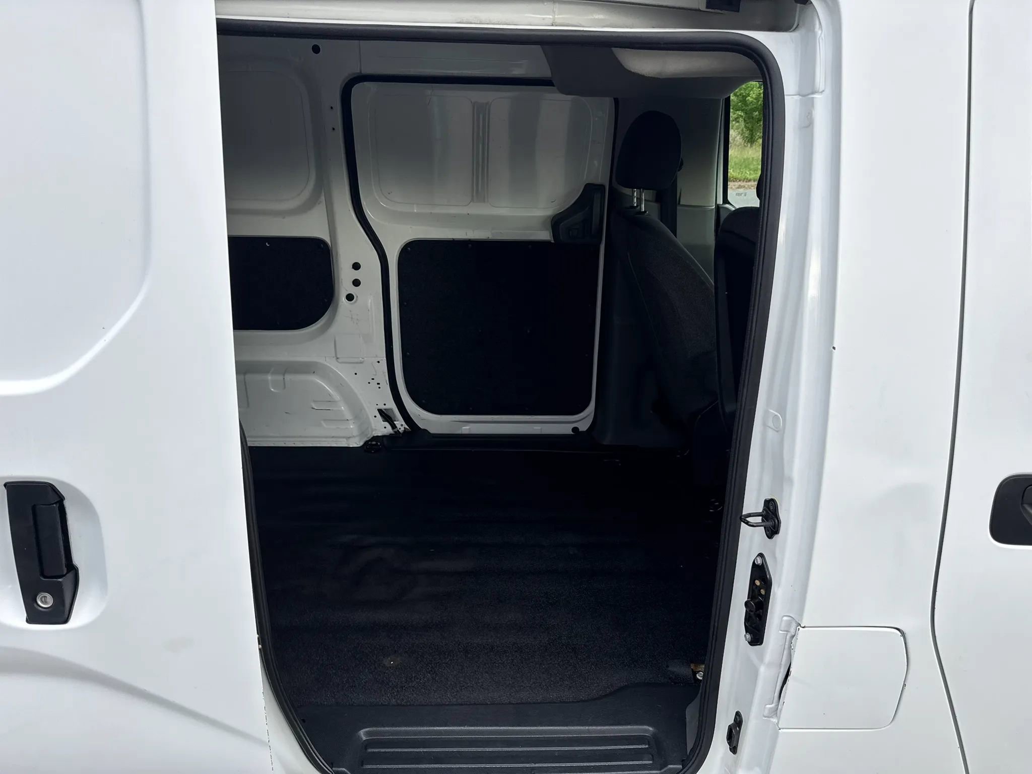 Used 2015 Nissan NV200 SV FWD image 18