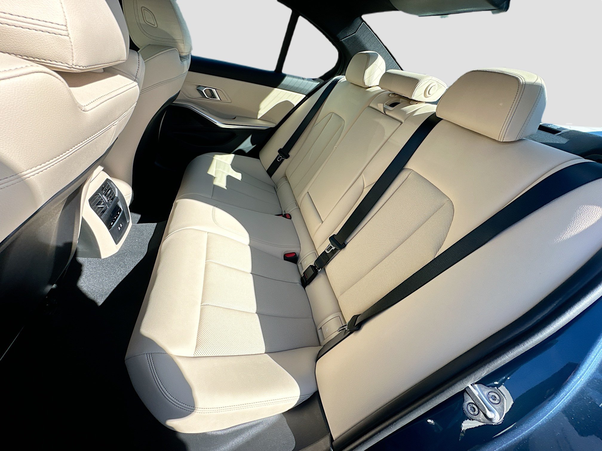 New 2026 BMW 330i Sedan w/ Premium Package RWD image 20