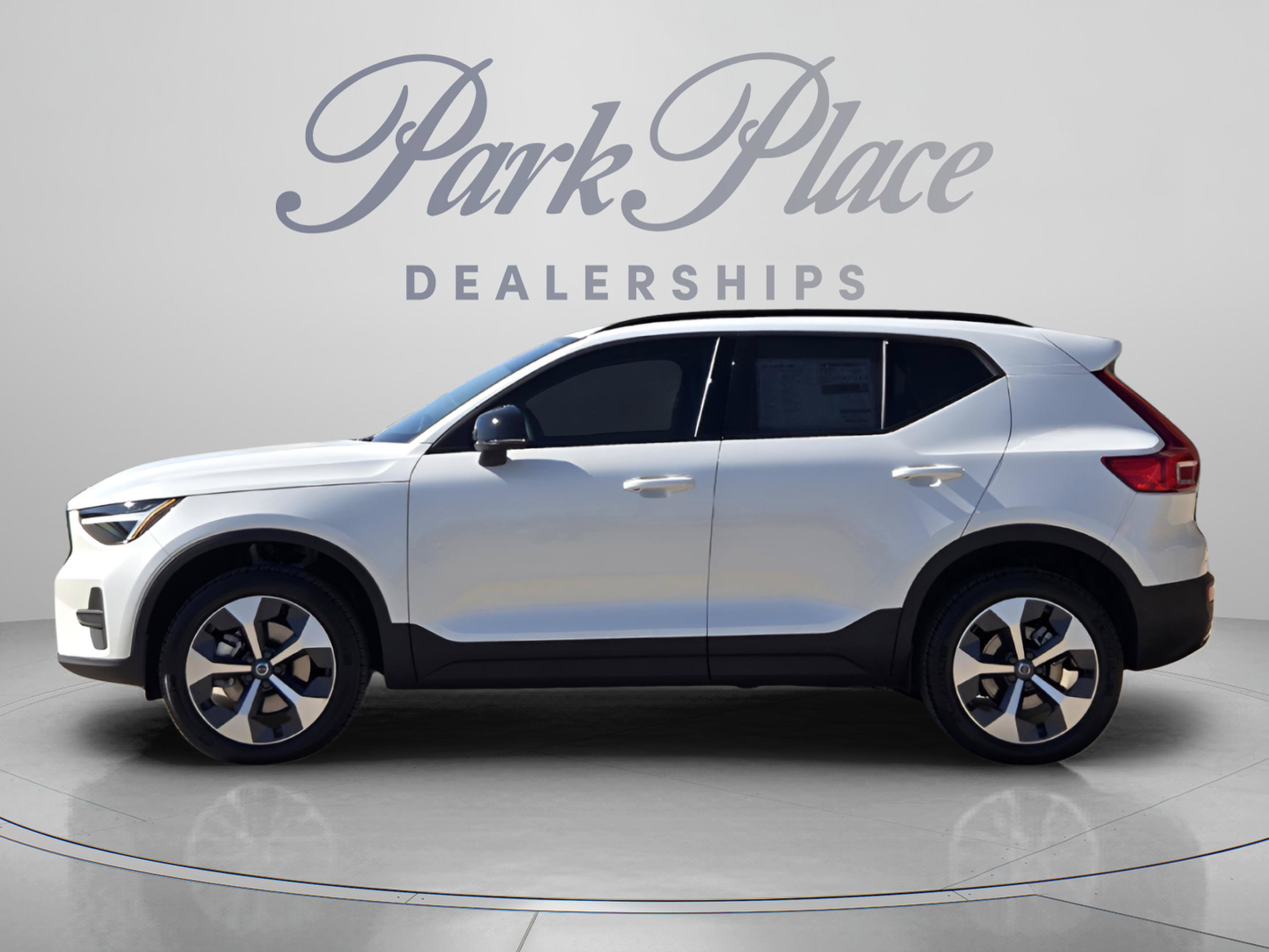 New 2026 Volvo XC40 B4 Core w/ Climate Package FWD image 2