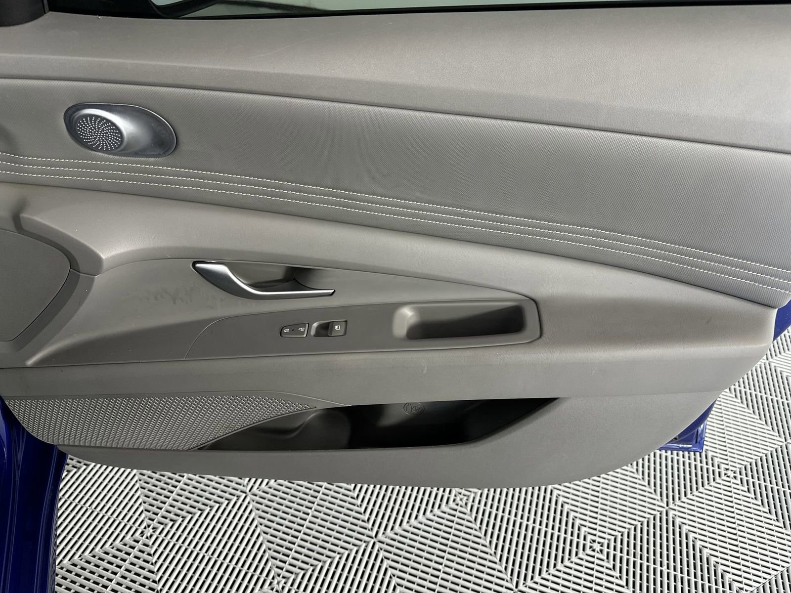 Used 2023 Hyundai Elantra SEL w/ Convenience Package FWD image 32