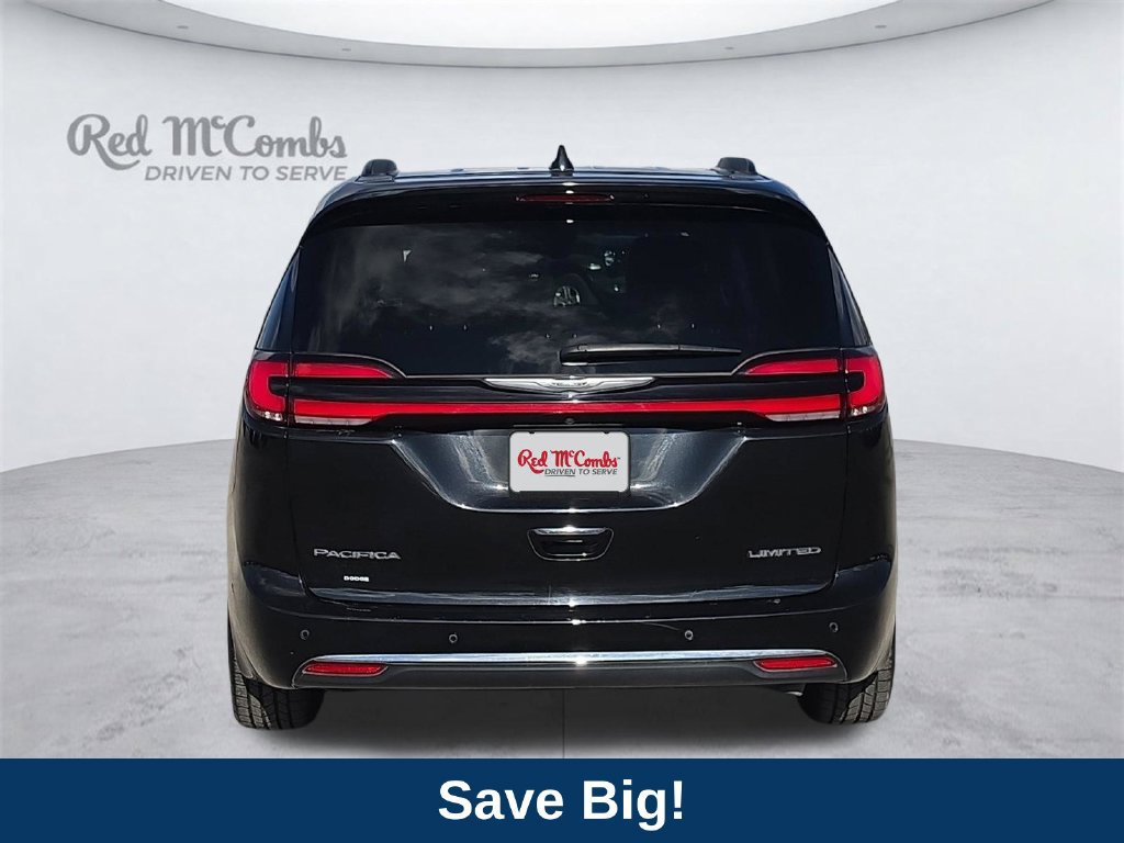 Used 2023 Chrysler Pacifica Limited w/ Uconnect Theater Family Group FWD image 5