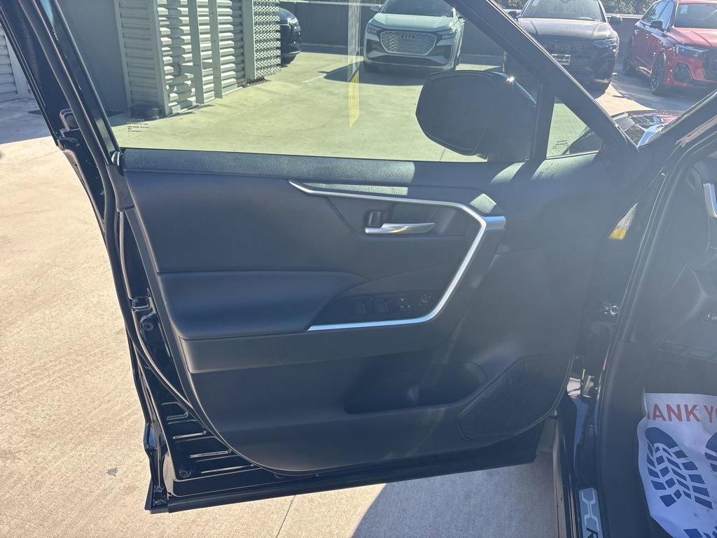 Used 2025 Toyota RAV4 XLE Premium image 10