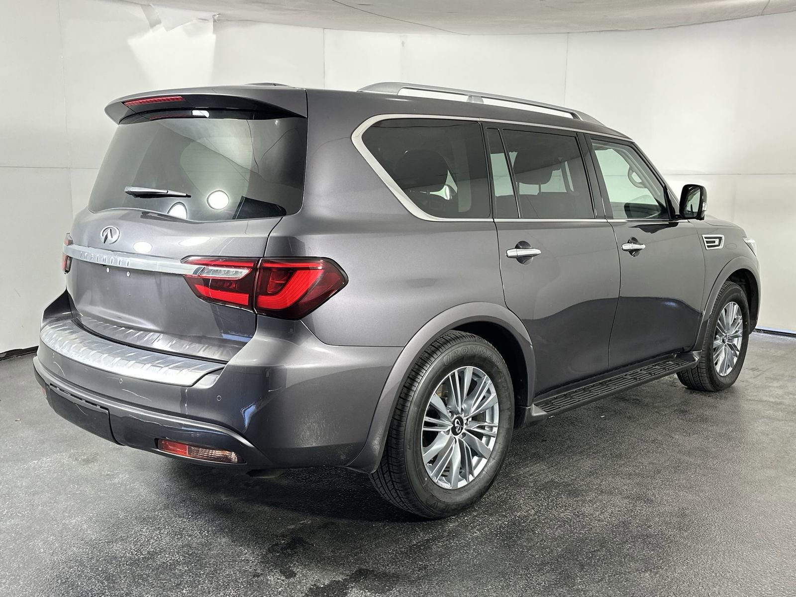 Used 2024 INFINITI QX80 Luxe image 8