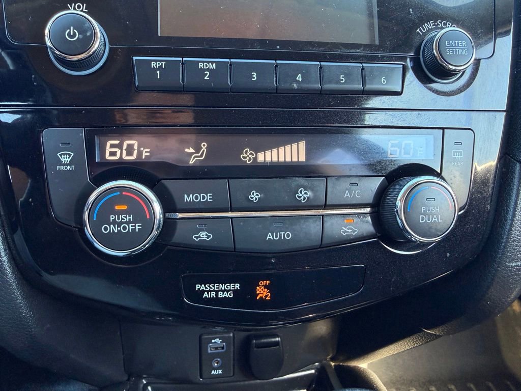 Used 2017 Nissan Rogue SV AWD/4WD image 37