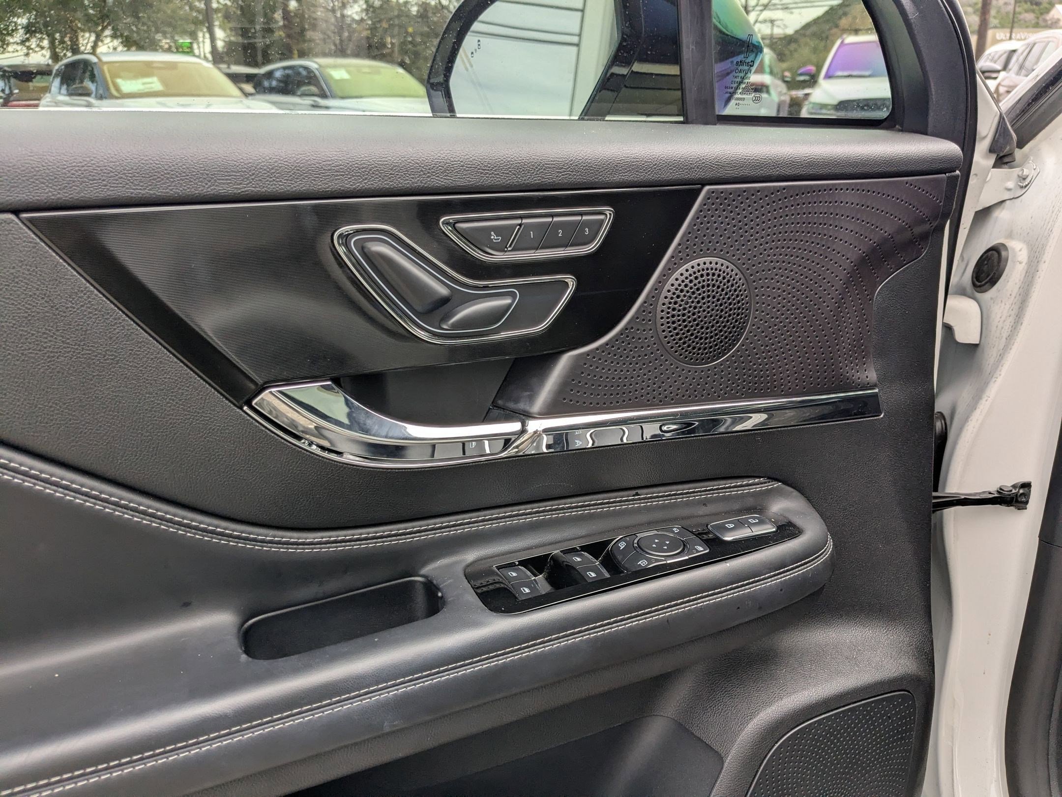 Used 2024 Lincoln Corsair Reserve image 11