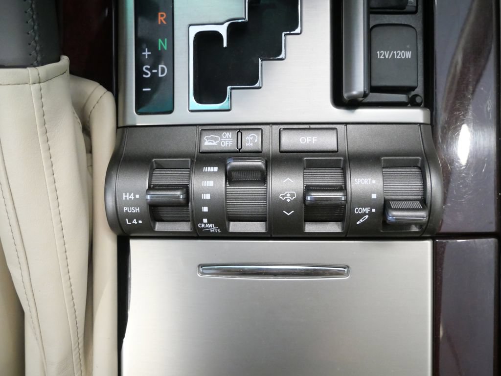 Used 2014 Lexus LX 570 4WD image 34