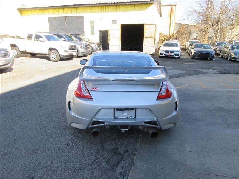 Used 2017 Nissan 370Z Touring image 4