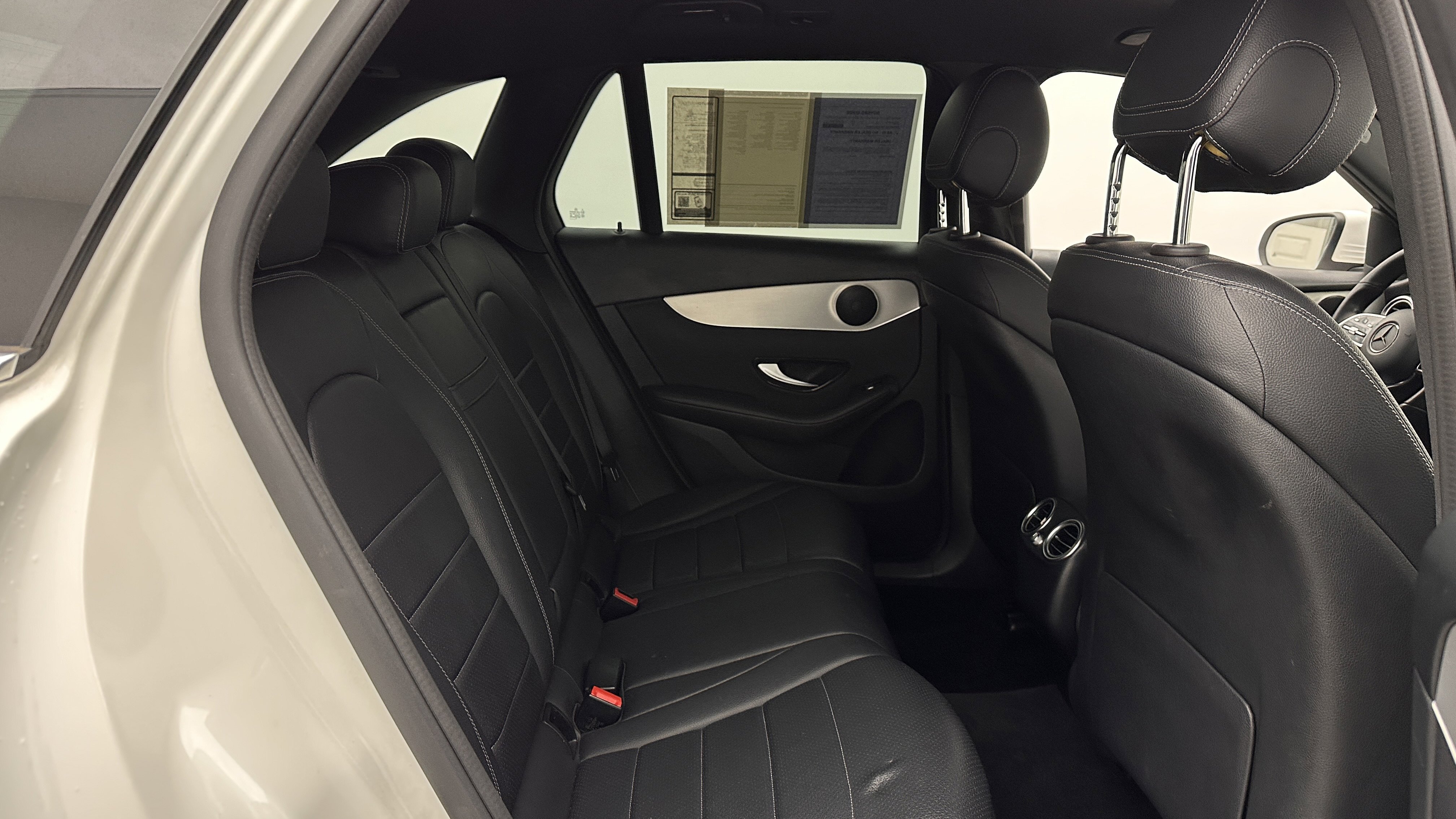 Used 2020 Mercedes-Benz GLC 300 image 31