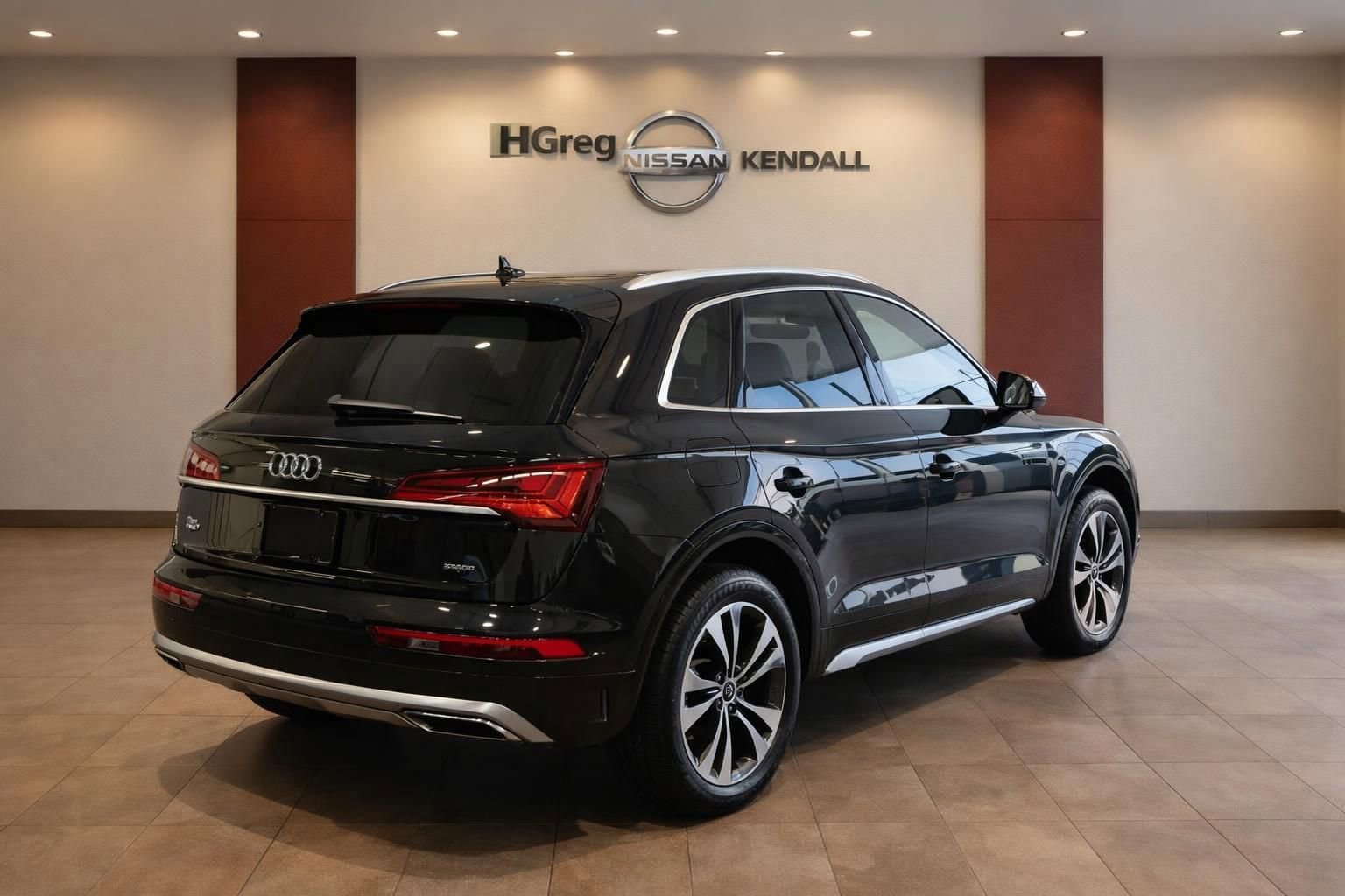 Used 2021 Audi Q5 2.0T Premium Plus w/ Premium Plus Package AWD/4WD image 4