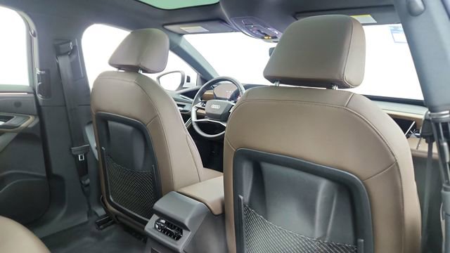 Used 2025 Audi A6 e-tron Premium w/ Convenience Package image 26