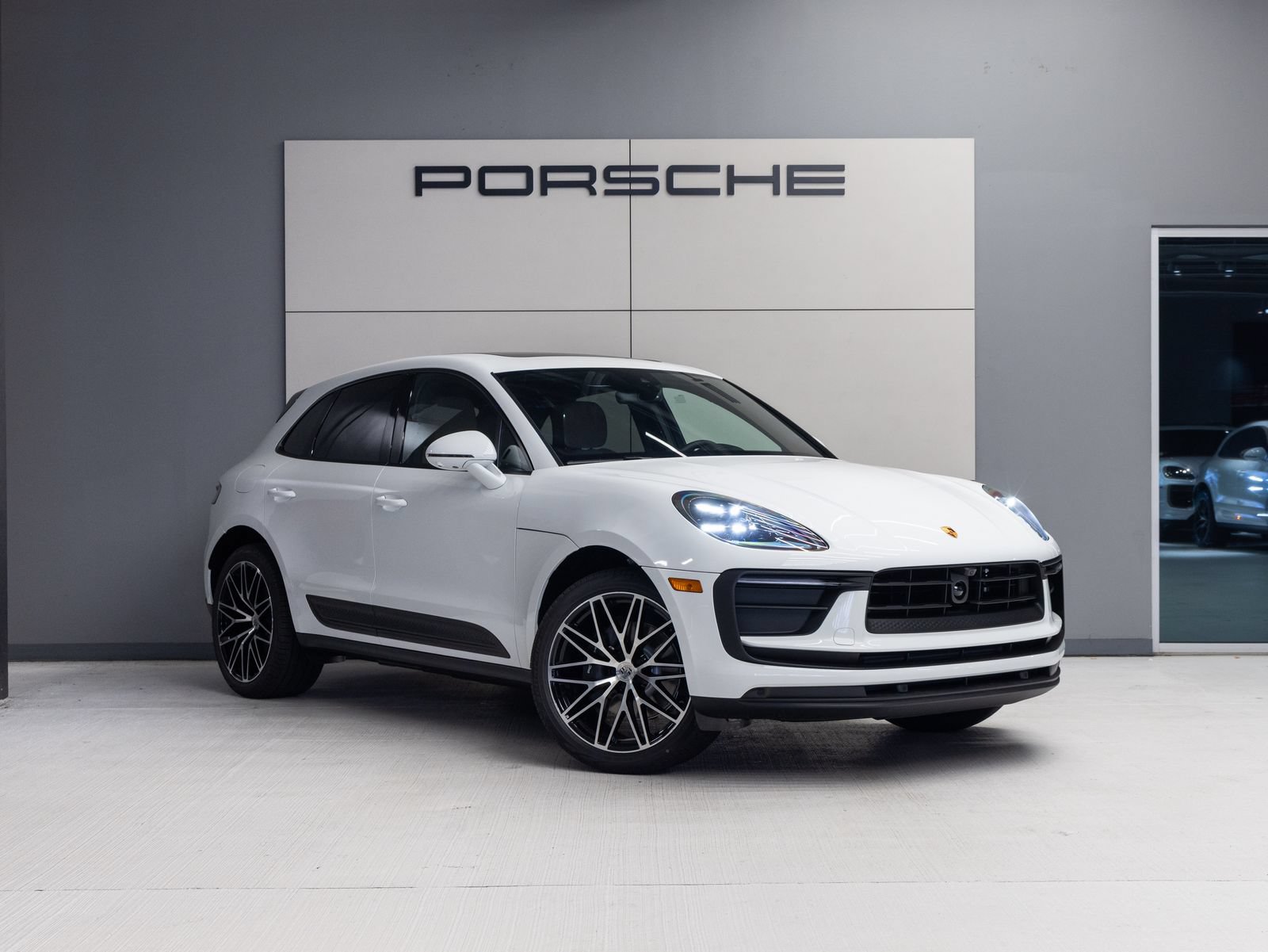 New 2026 Porsche Macan AWD/4WD image 9