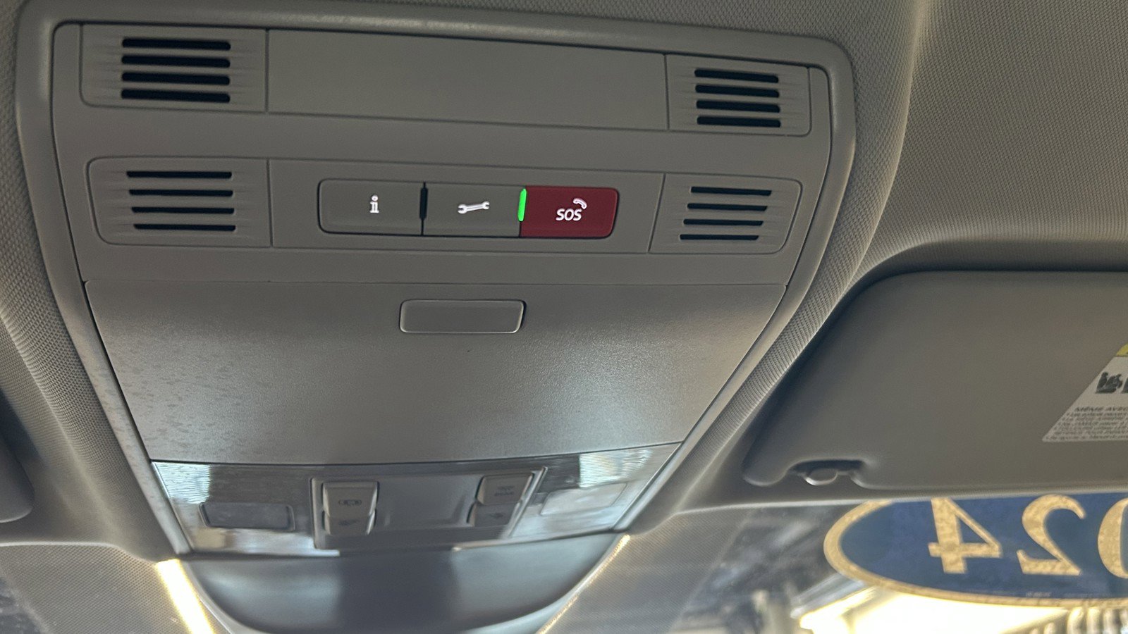 Used 2024 Volkswagen Taos SE image 38