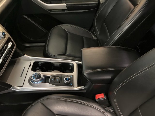 Used 2022 Ford Explorer XLT image 22
