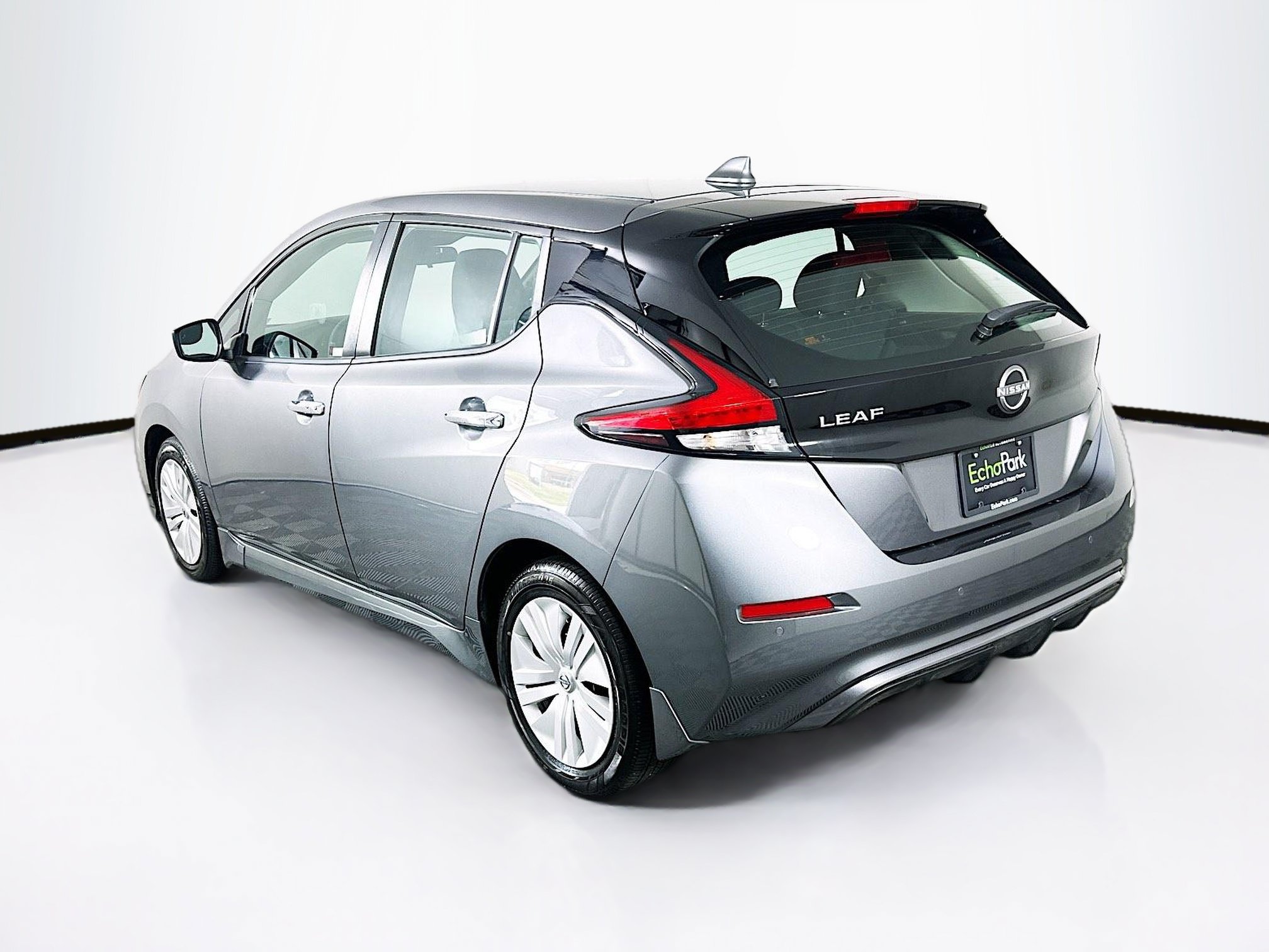Used 2024 Nissan Leaf S FWD image 5