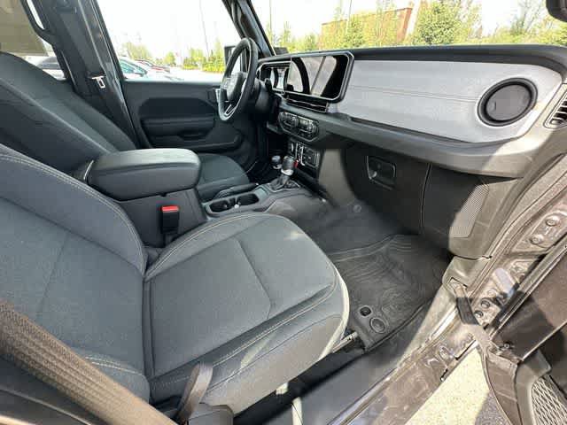 Used 2025 Jeep Gladiator Sport AWD/4WD image 20