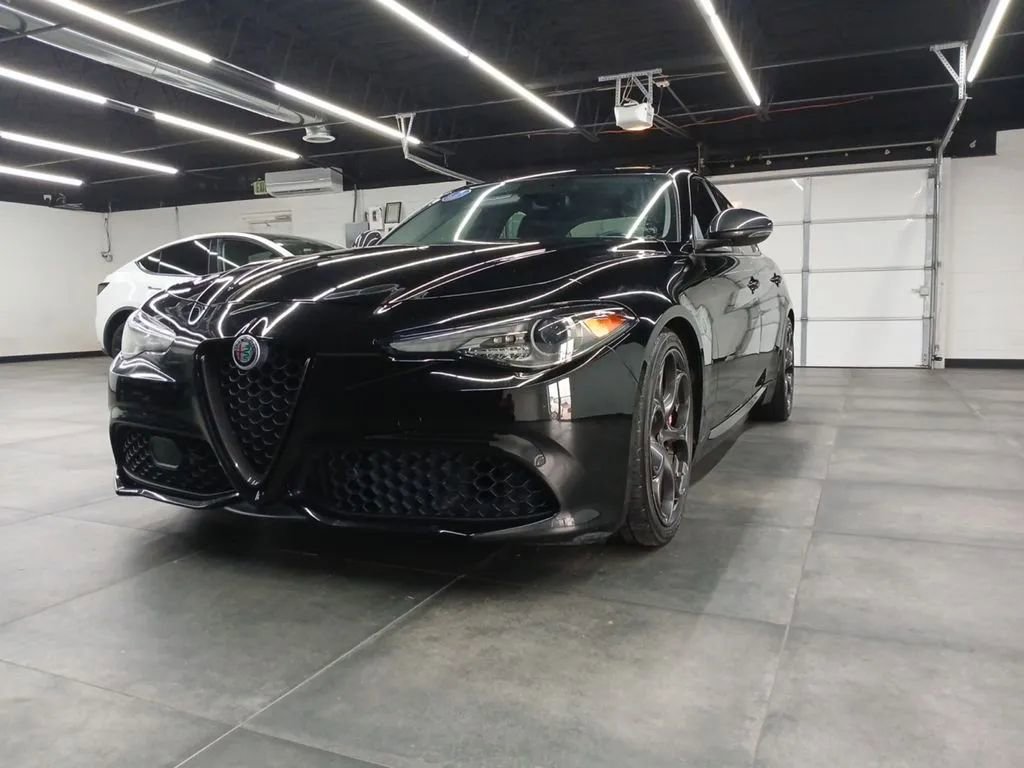 Used 2019 Alfa Romeo Giulia Ti Sport w/ Quick Order Package 22U Sport RWD image 29