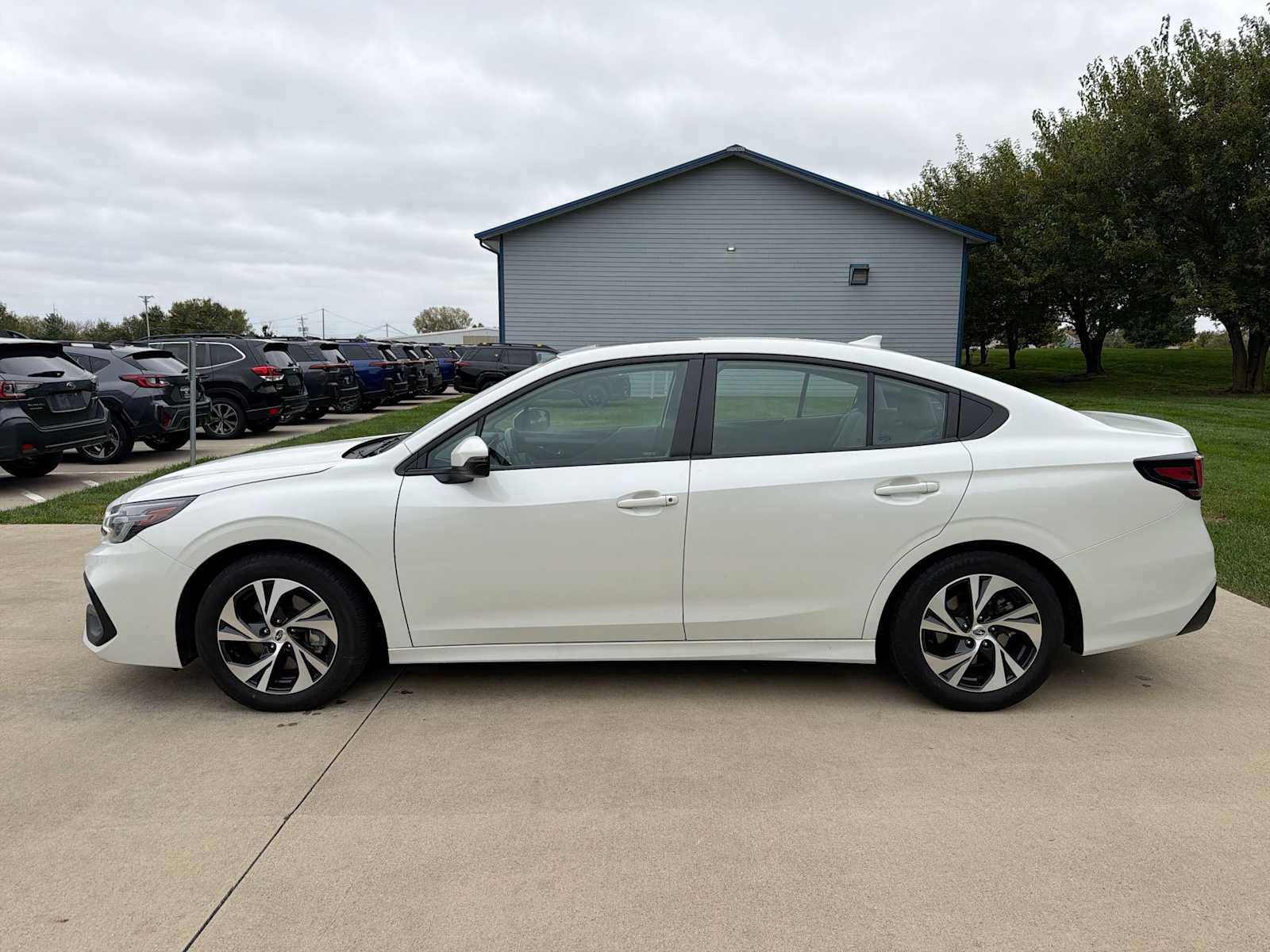 Certified 2023 Subaru Legacy Premium w/ Popular Package #1 AWD/4WD image 3