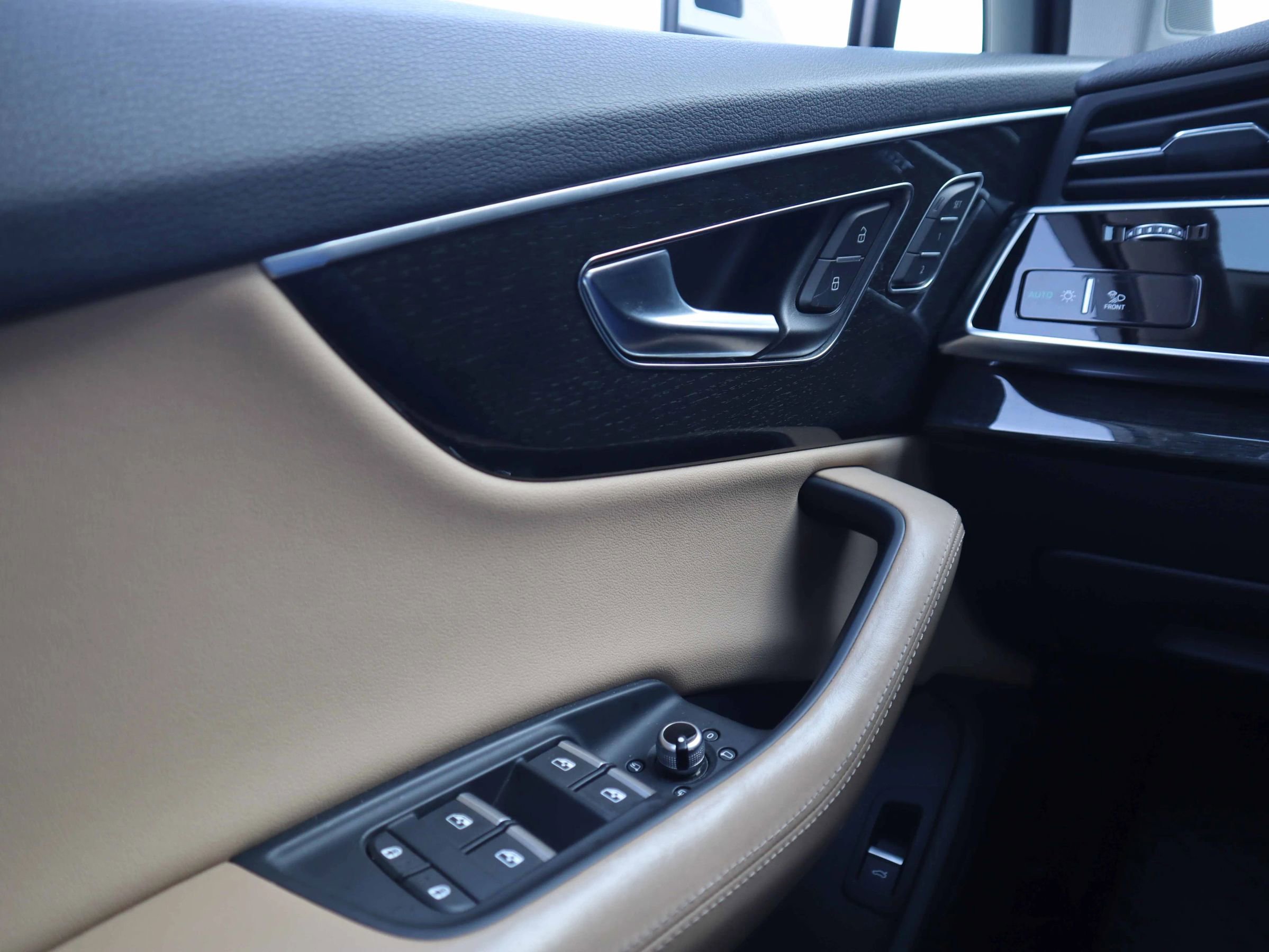 Used 2021 Audi Q7 3.0T Prestige image 21