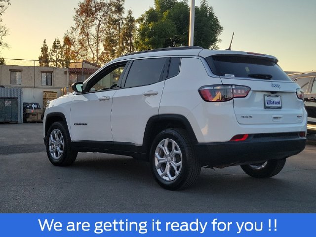 Used 2024 Jeep Compass Latitude AWD/4WD image 2