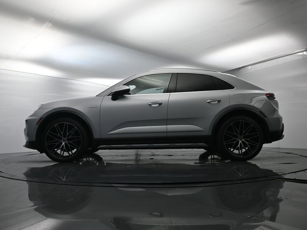 Certified 2024 Porsche Macan 4 Electric image 44