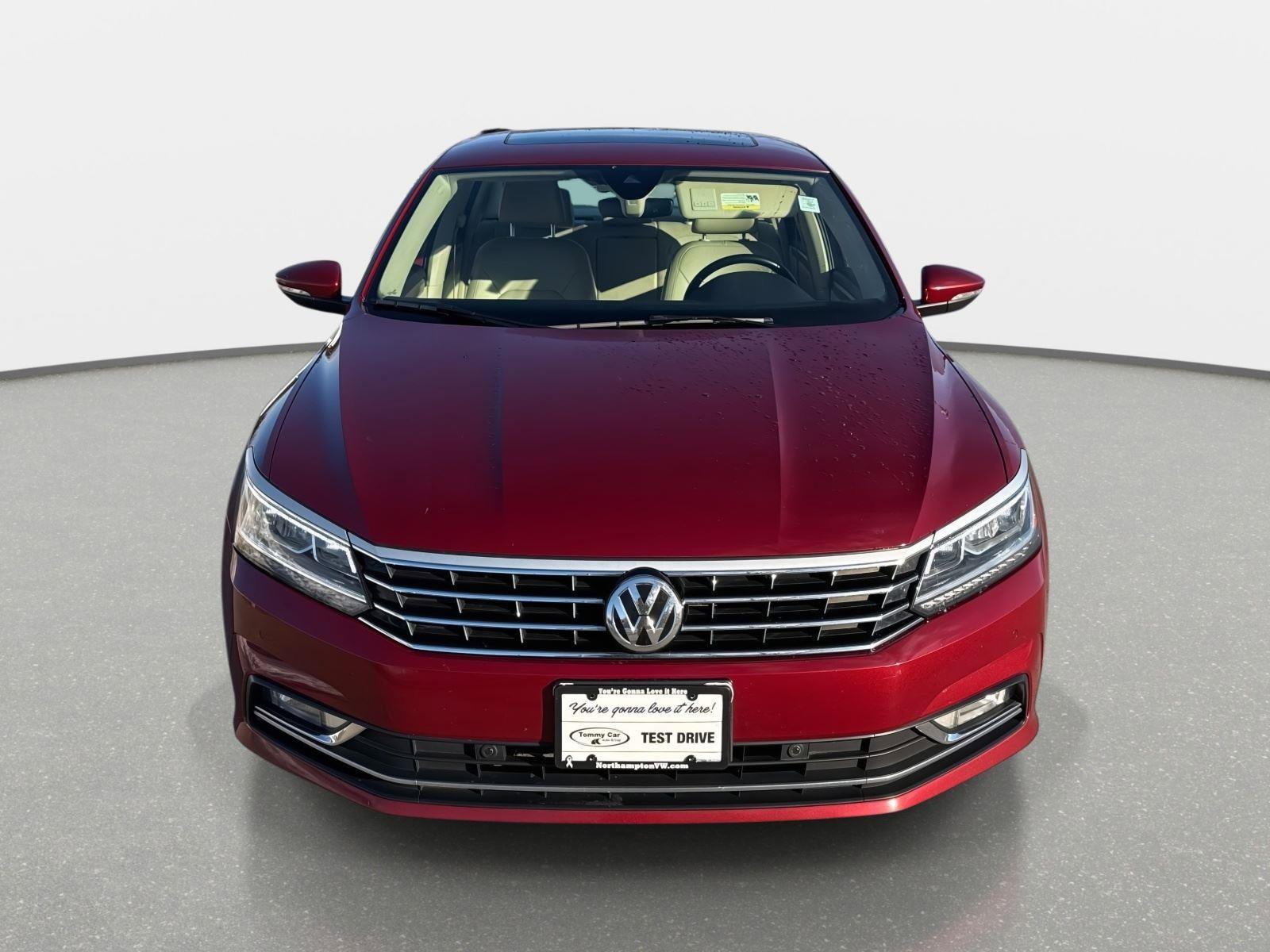 Used 2016 Volkswagen Passat 1.8T SEL Premium image 2