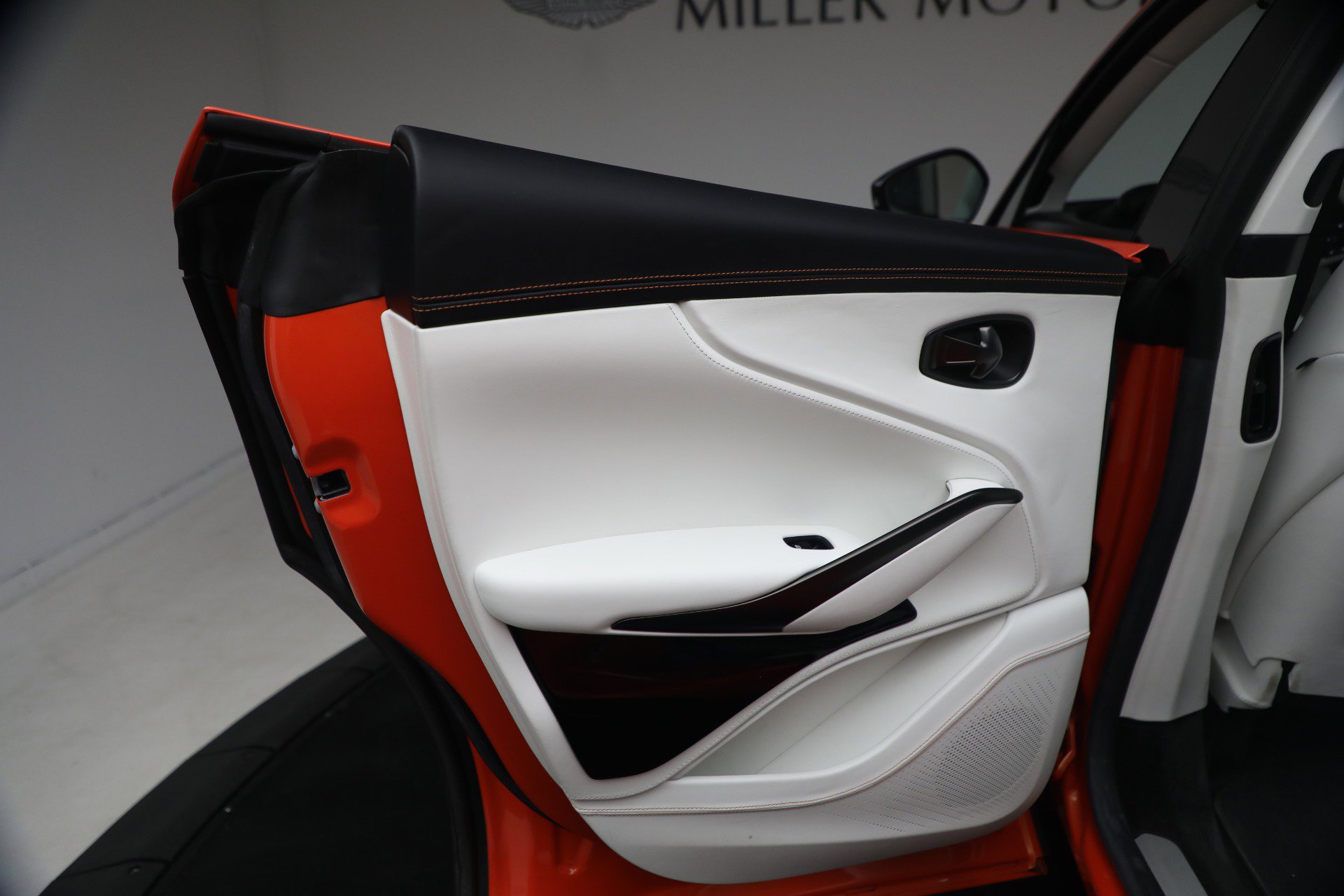 Used 2024 Aston Martin DBX 707 image 29