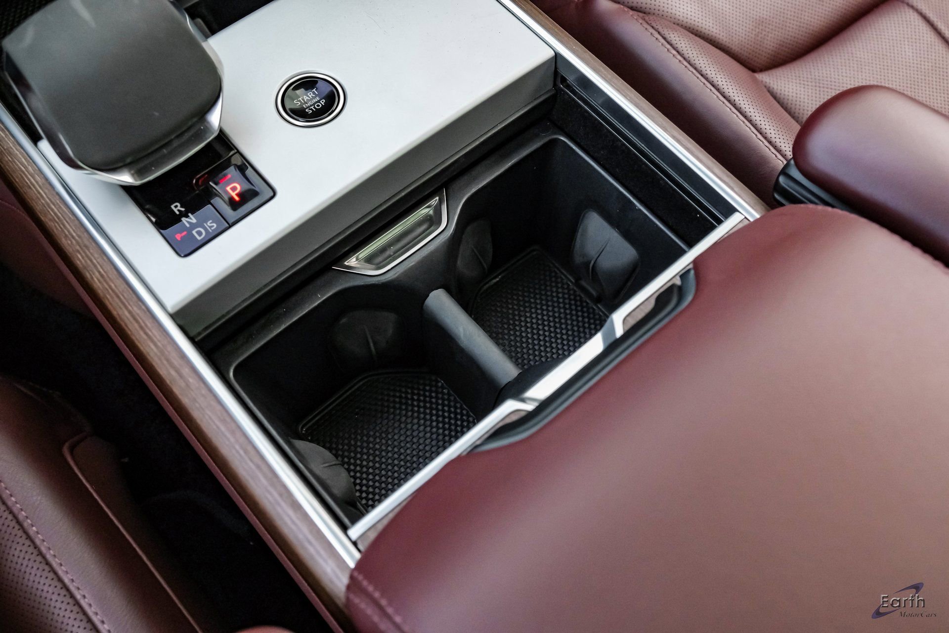 Used 2024 Land Rover Range Rover SE image 58