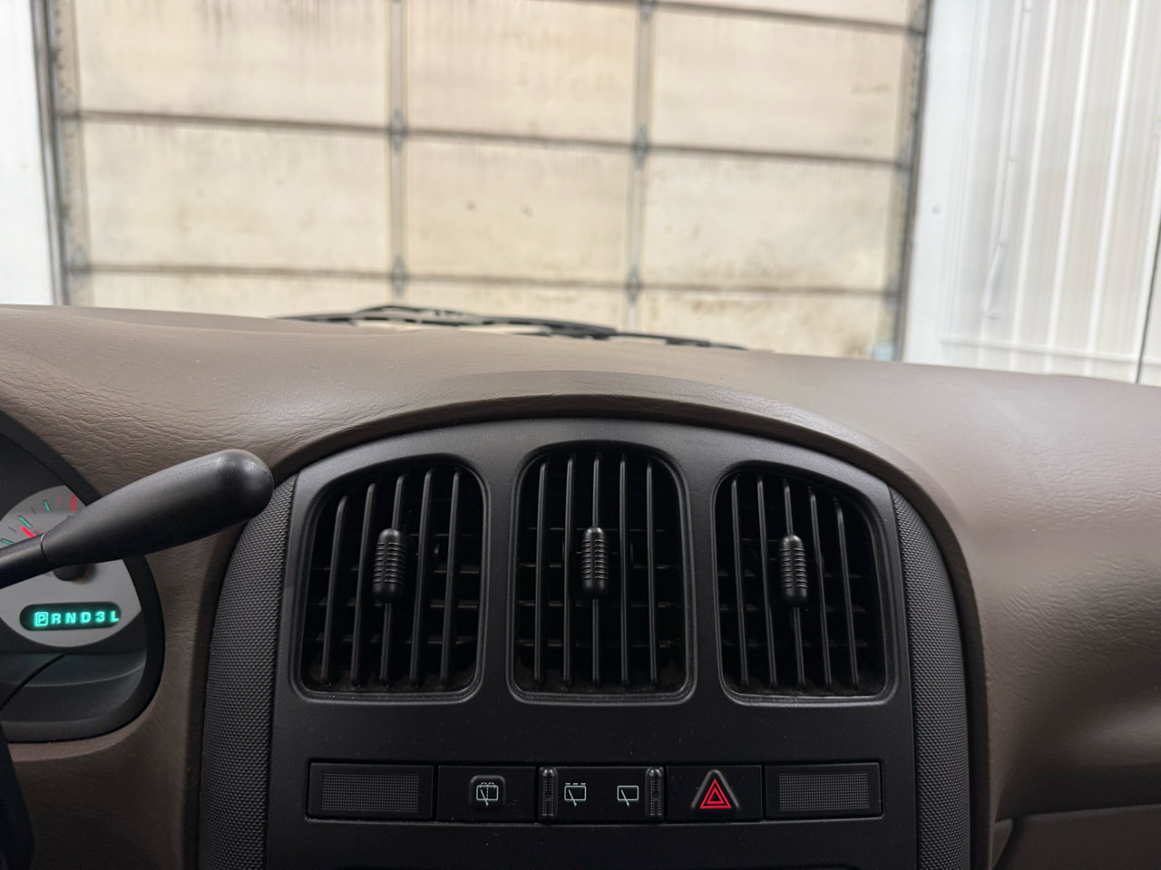 Used 2002 Dodge Caravan SE image 36