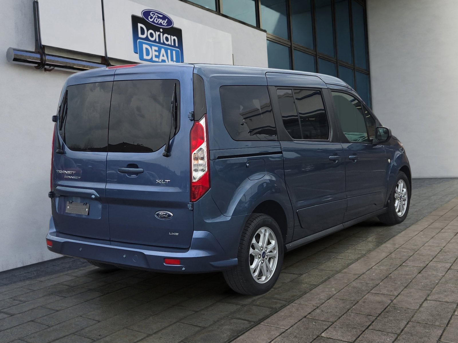 Used 2019 Ford Transit Connect XLT image 3