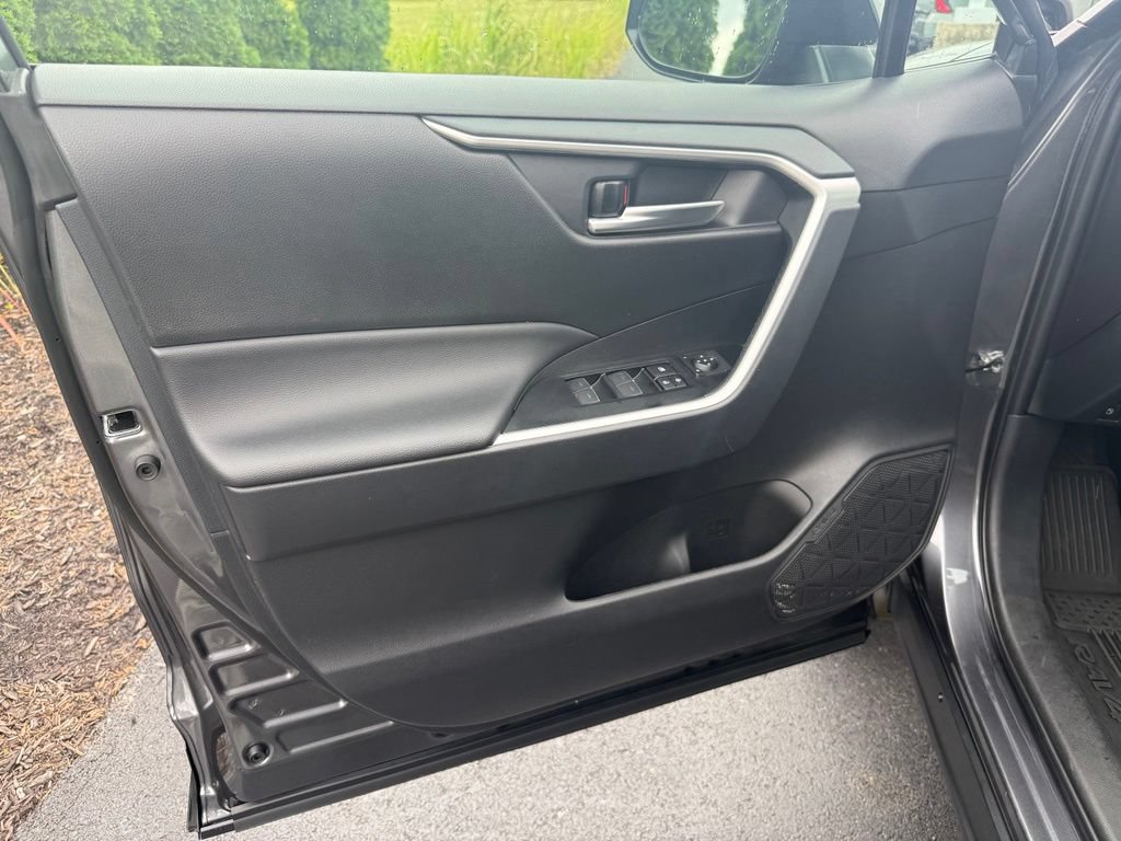 Certified 2025 Toyota RAV4 SE AWD/4WD image 10