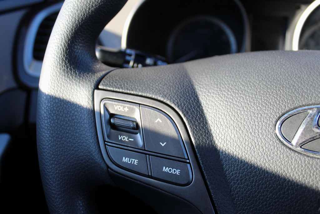 Used 2017 Hyundai Santa Fe Sport FWD image 17