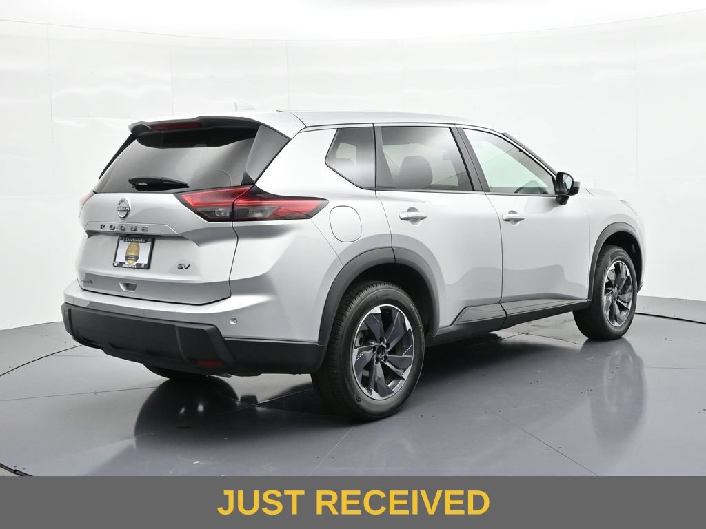 Used 2024 Nissan Rogue SV FWD image 6
