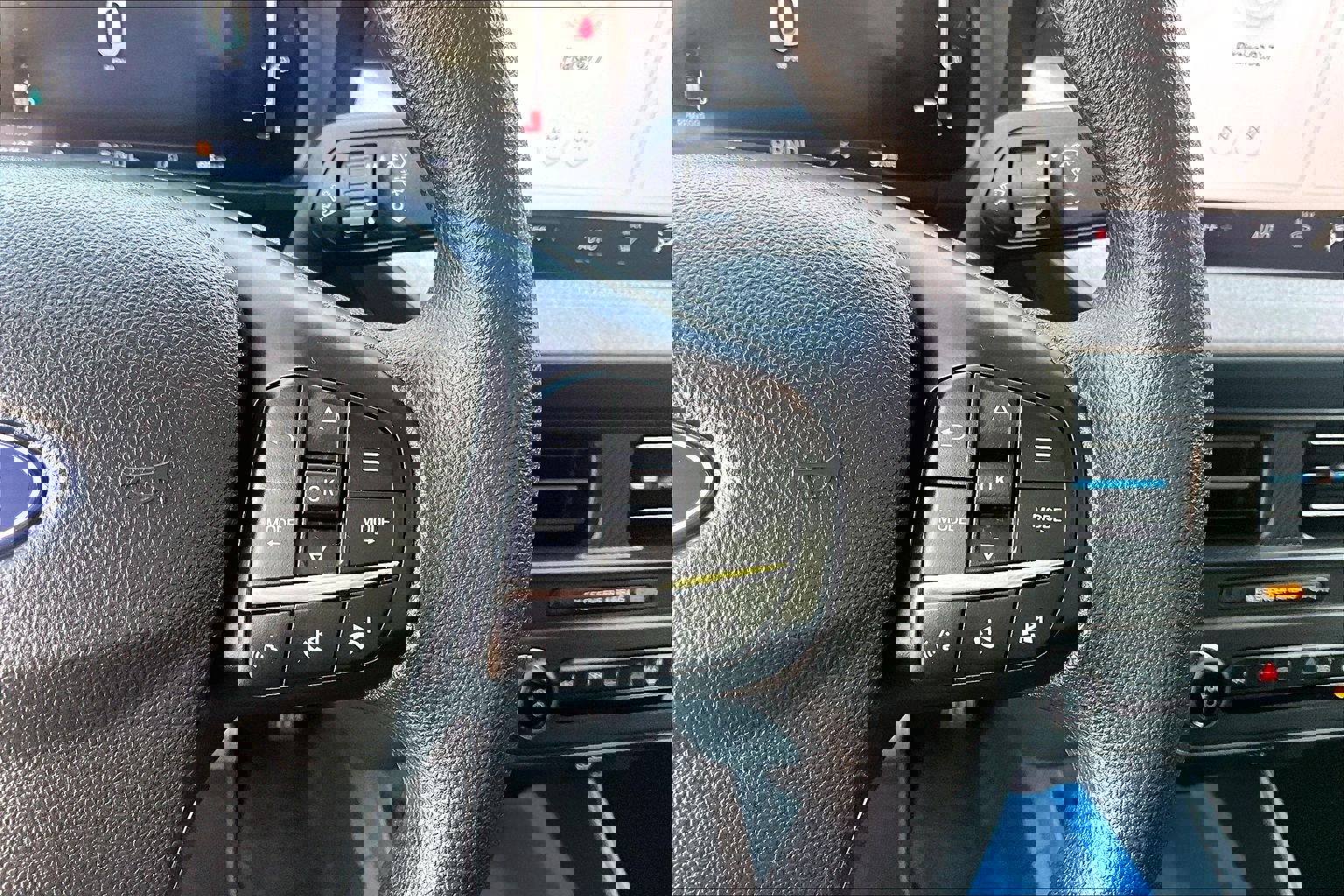 Used 2025 Ford Maverick XLT w/ Equipment Group 302A image 21