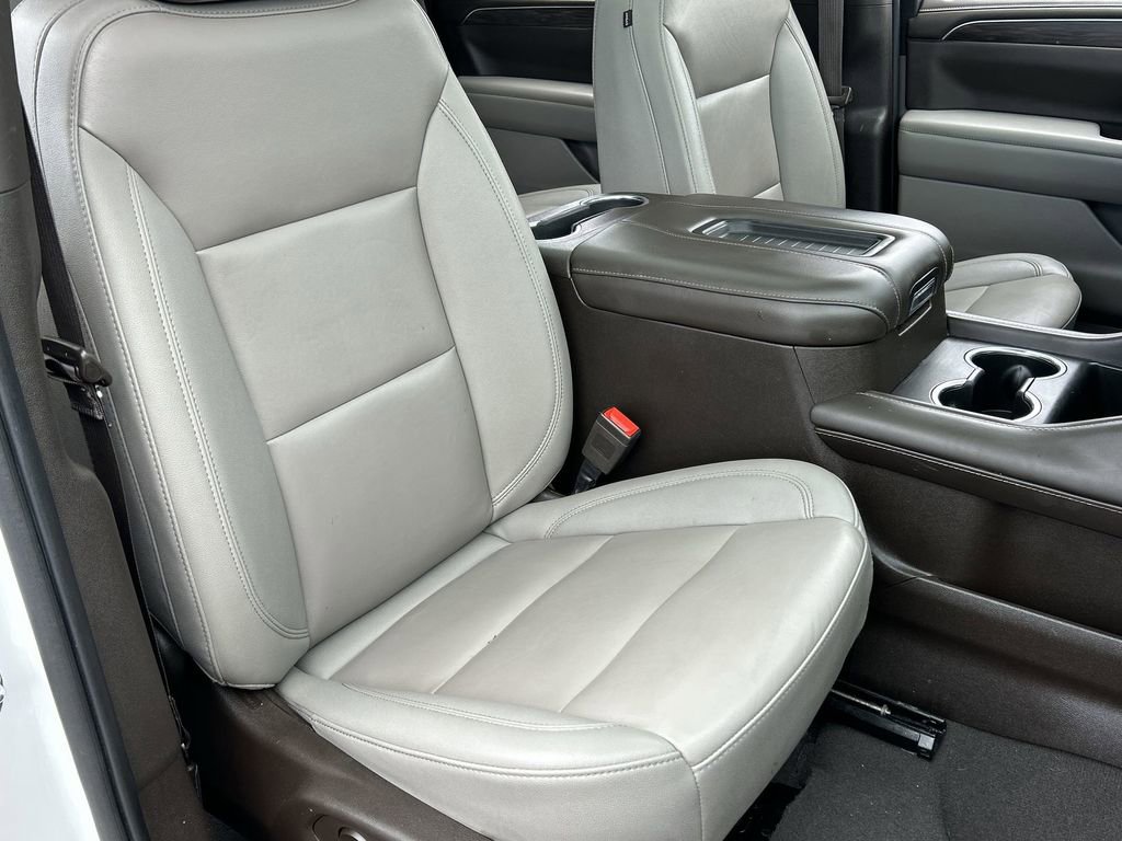 Used 2023 Chevrolet Tahoe LT w/ Luxury Package AWD/4WD image 29