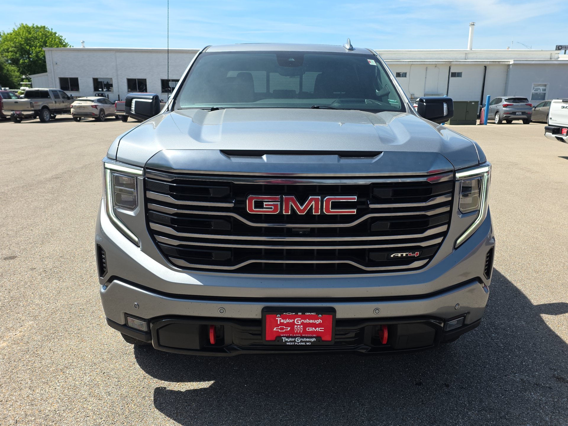 Used 2024 GMC Sierra 1500 AT4 w/ Technology Package AWD/4WD image 3
