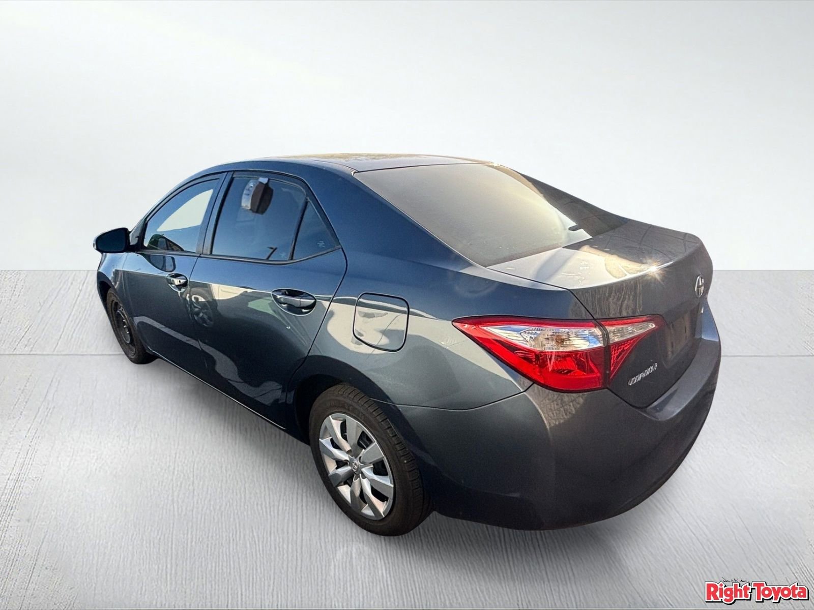 Used 2016 Toyota Corolla LE FWD image 3