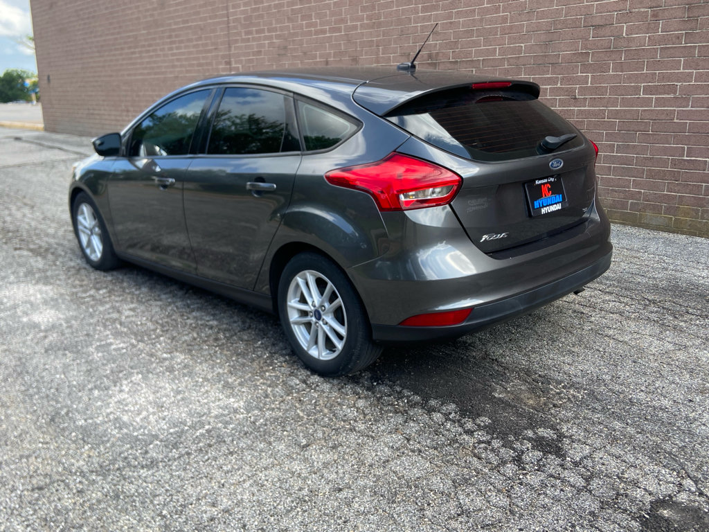 Used 2017 Ford Focus SE FWD image 3