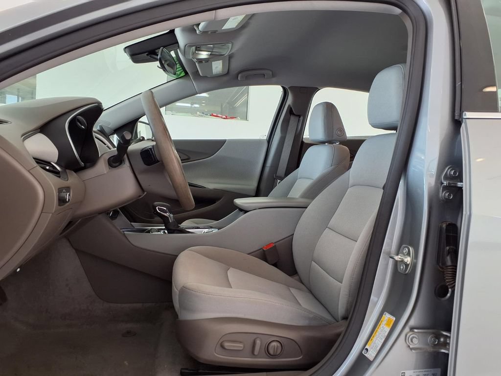 Used 2025 Chevrolet Malibu LT FWD image 11