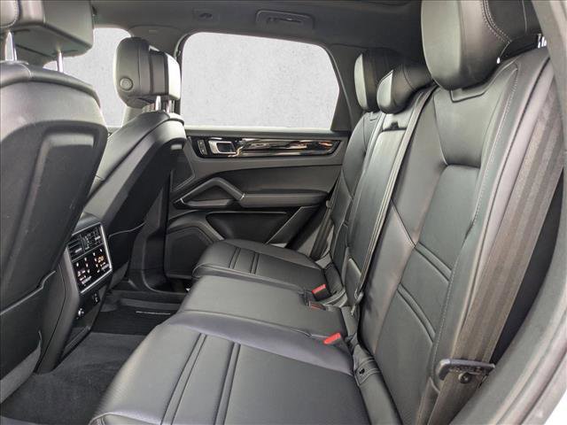 Used 2022 Porsche Cayenne image 21