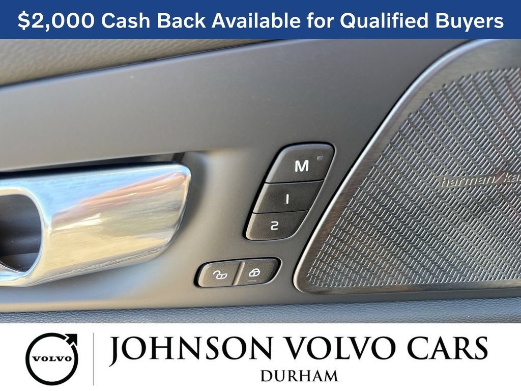 New 2026 Volvo XC60 T8 Ultra w/ Climate Package AWD/4WD image 15
