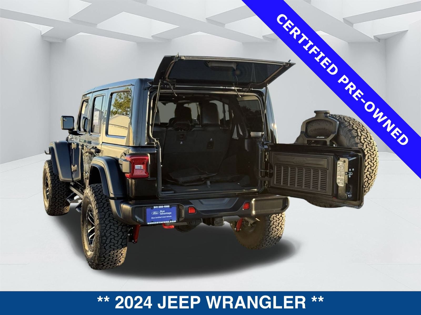 Used 2024 Jeep Wrangler Unlimited Rubicon w/ XTREMEE 35" Tire Package image 13